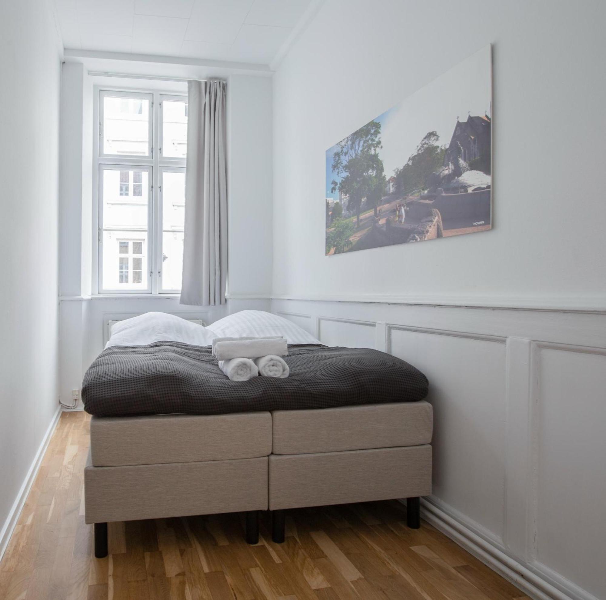 Beautiful 2-bed In Location Lejlighed